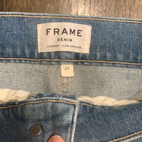 Frame straight leg, light wash jeans. Mid-rise. - Picture 2 of 6
